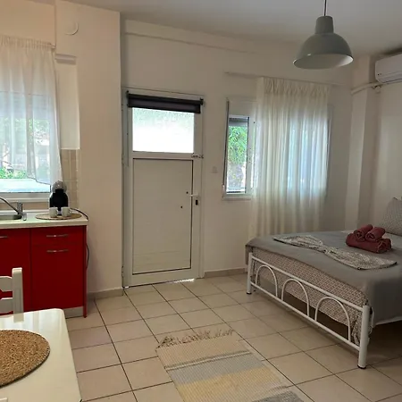 Elena Rooms-apartments -b * אספרובלטה